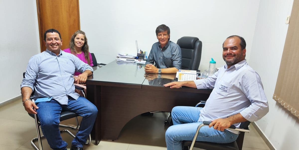 Prefeito de União de Minas visitou os gestores de Limeira do Oeste