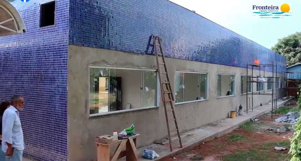 Prefeito Sergio Coxa acompanha as obras do terceiro pavilhão da Escola Poliana Ziza