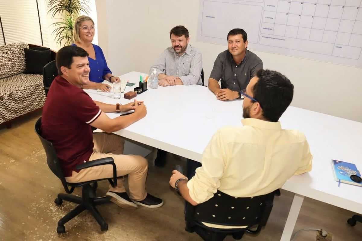 Vice-prefeito Craidim esteve com a deputada Ana Paula em busca de recursos para Itapagipe