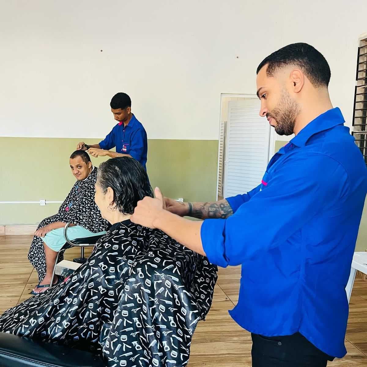 Corte de Cabelo Gratuito para a Terceira Idade em Planura