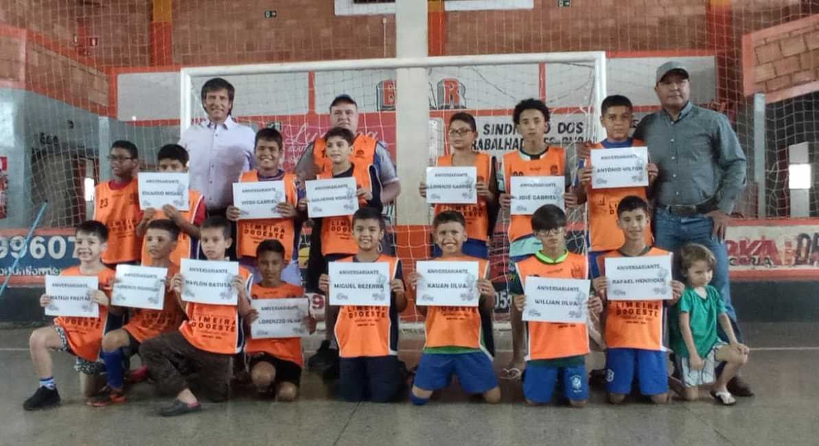 Atletas da Escolinha de Futebol de Limeira do Oeste comemoraram seus aniversários