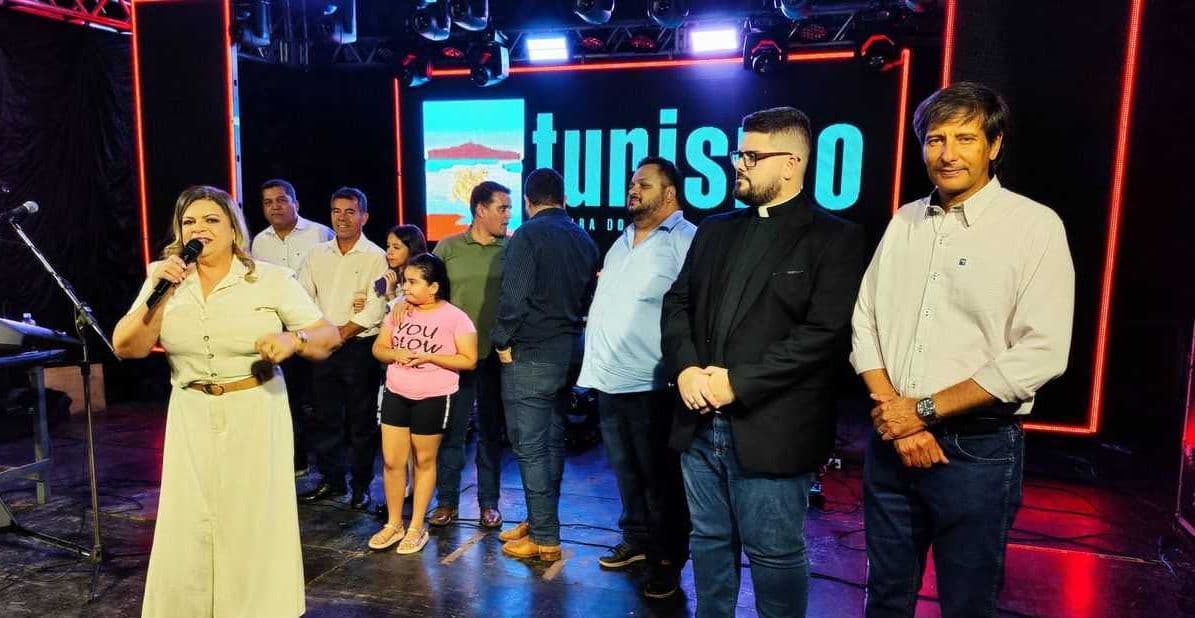 População de Limeira do Oeste comemorou o Aniversário com festa e alegria