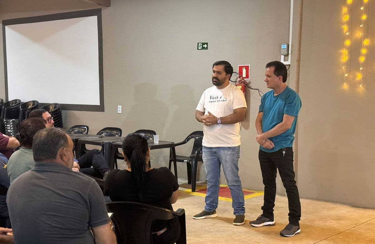 Prefeito e vice de Frutal se reuniram com moradores do Universe Residence Plaza