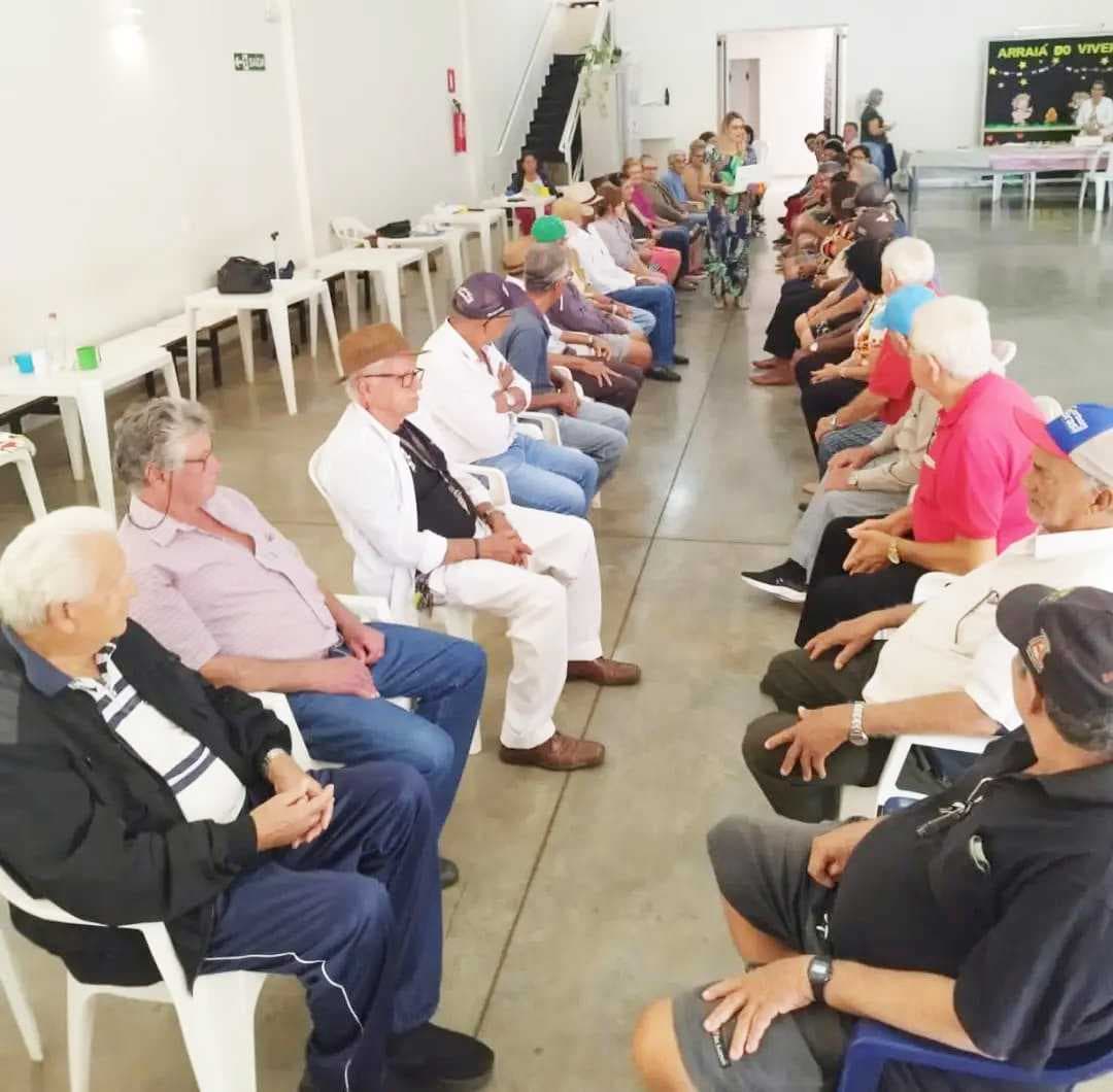 Unidade de Saúde trabalha a expressividade e a criatividade dos idosos do projeto social “Viver Bem”