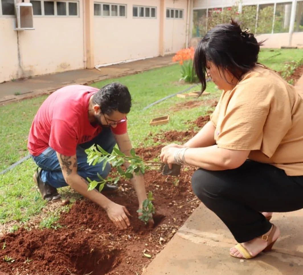 Parceria e união para revitalizar os jardins e os espaços verdes do Frei Gabriel