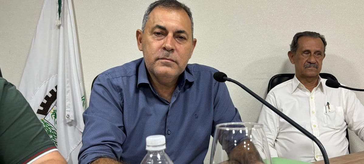 Edilton Gomes e vereadores aprovam indicação para recuperação de estrada e convocam Secretária de Saúde