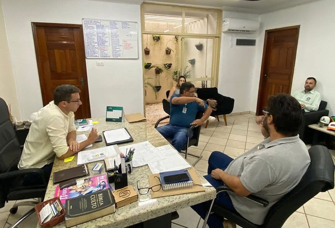 Prefeito Xexéu se reúne com representantes da Copasa para discutir soluções para a crise hídrica