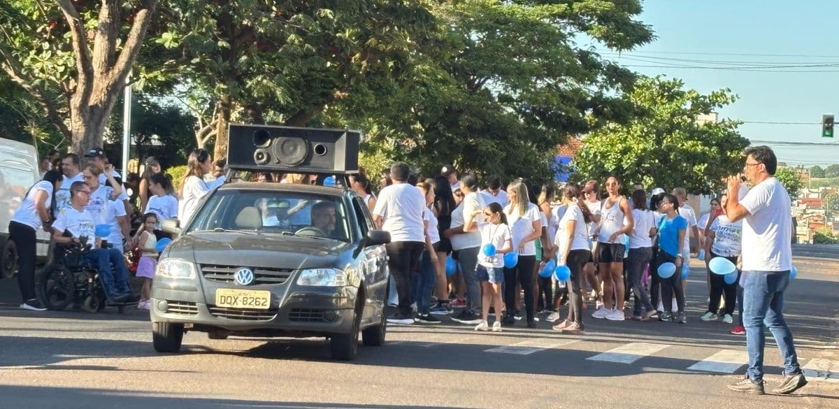 Prata realizou caminhada em prol da conscientização sobre o Autismo
