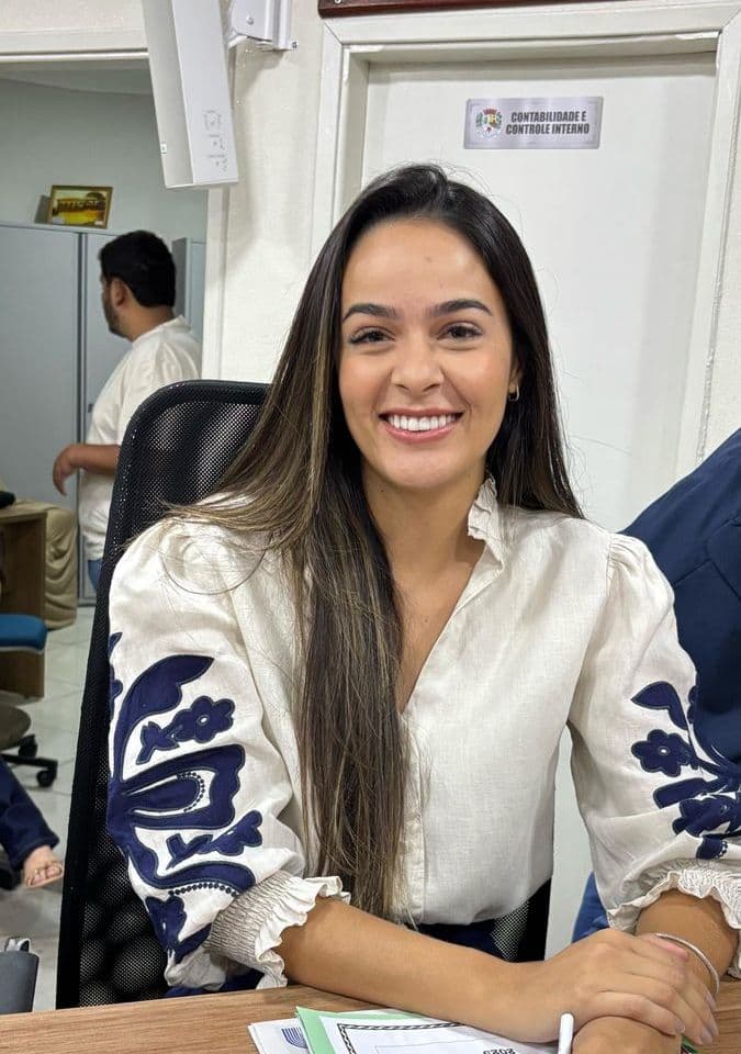Vereadora Graziella reforça compromisso com a melhoria e pede reparos emergenciais na Rua 21