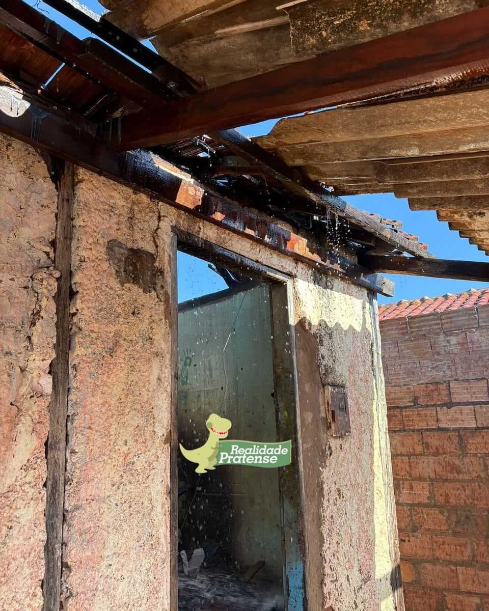 Incêndio atinge residência no bairro Primavera, em Prata-MG
