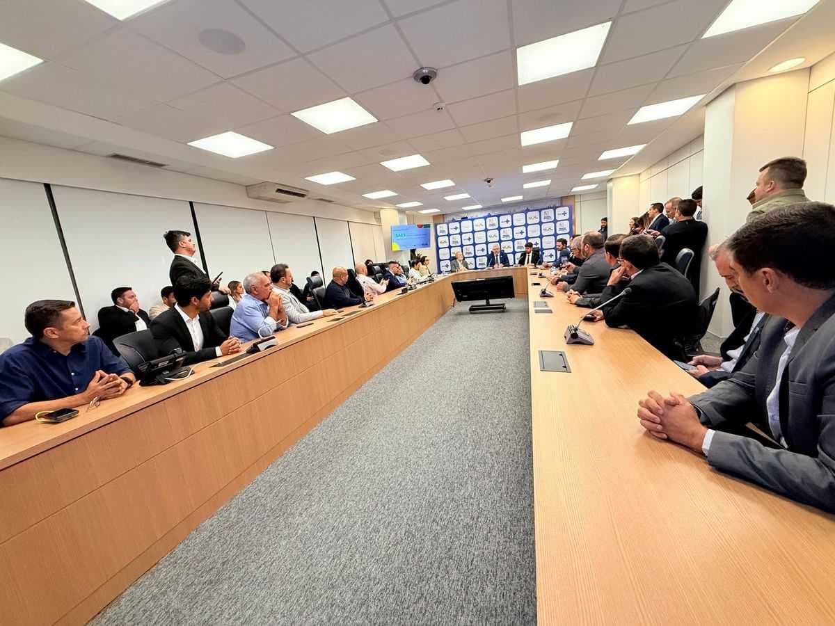 Prefeito Ricardo Garcia reforça demandas de Itapagipe em reunião no Ministério da Saúde, em Brasília