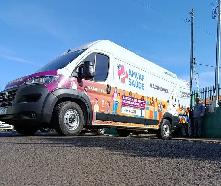 Vacimóvel percorre bairros de Campina Verde levando vacinação até 30 de junho