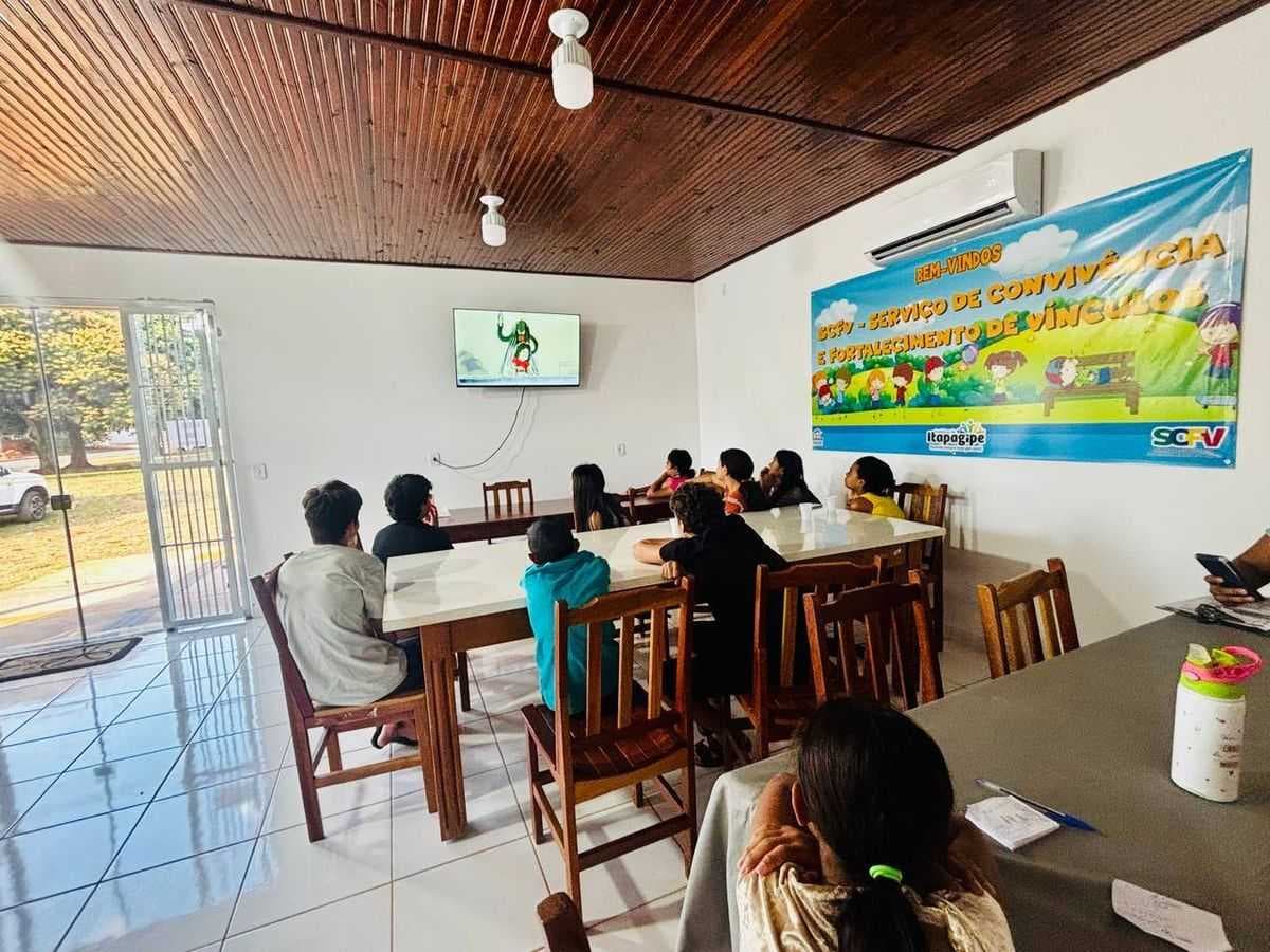 📚✨ CRAS promove encontros educativos em comemoração aos 35 anos do ECA ✨📚