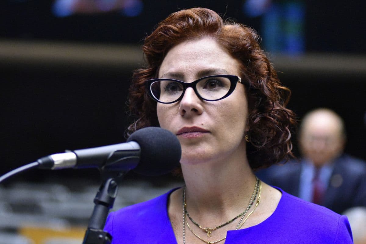 DEPUTADA CARLA ZAMBELLI É PRESA NA ITÁLIA APÓS SER CONDENADA PELO STF