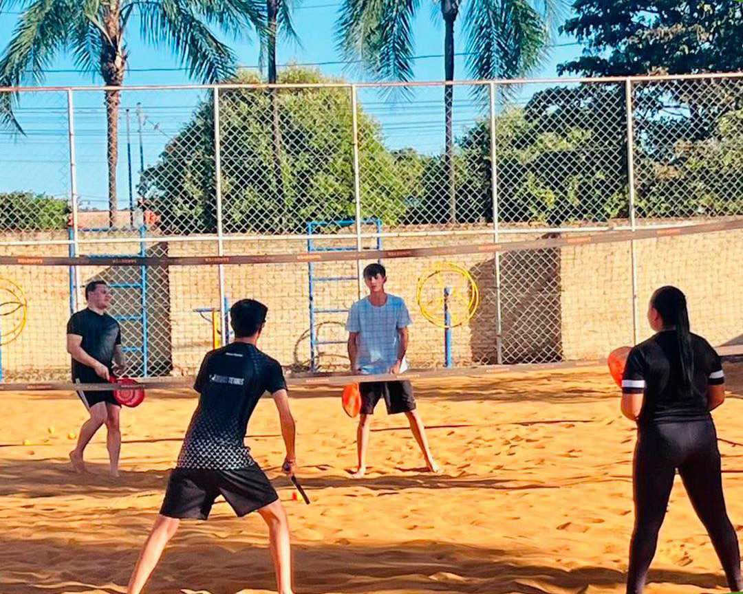 📣 Pirajuba realiza o 3º Beach Tênis pela Equidade e celebra diversidade com saúde e esporte! 🏖️🌈