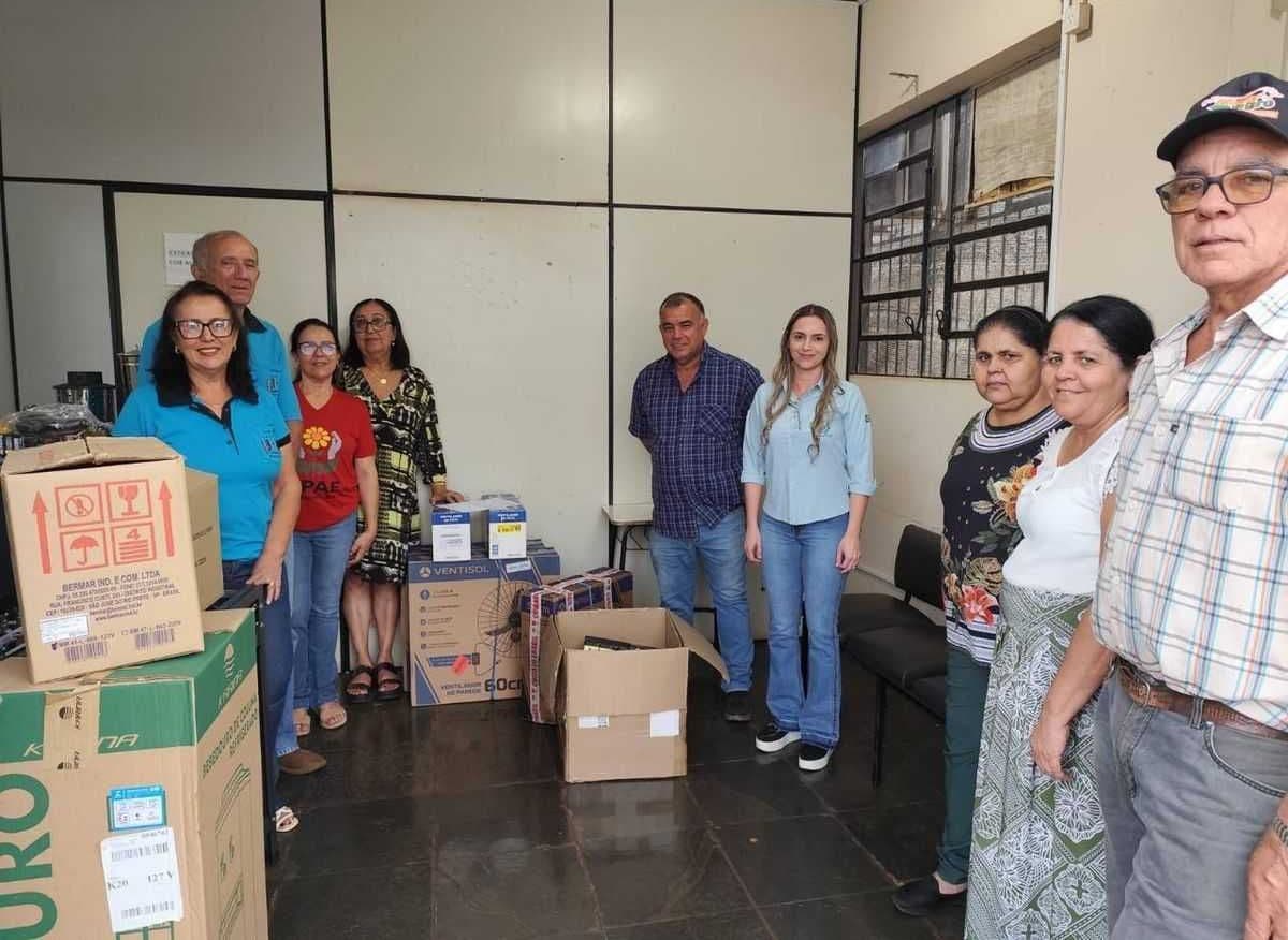 Prefeitura de Itapagipe entrega equipamentos a entidades sociais do município