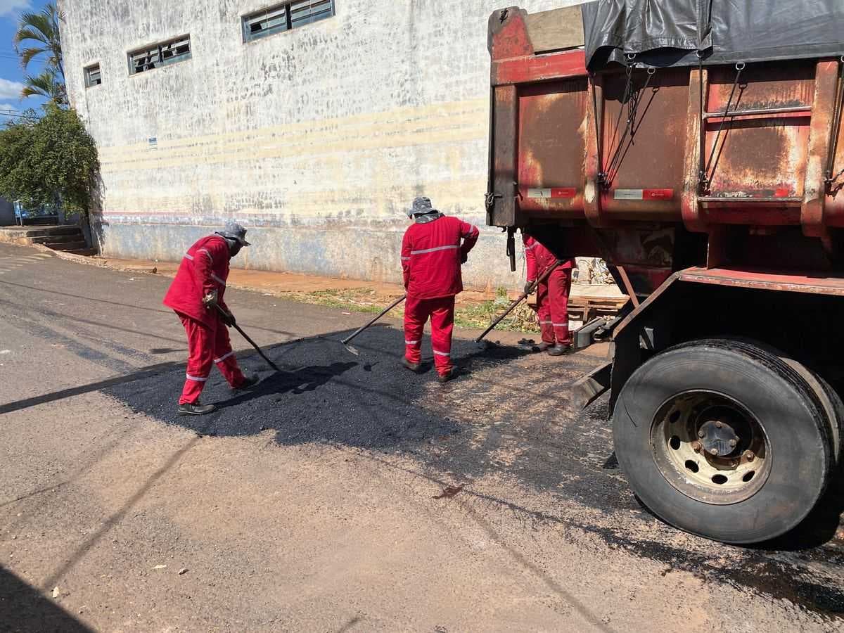 Prefeitura do Prata intensifica operação tapa-buracos e melhora infraestrutura urbana