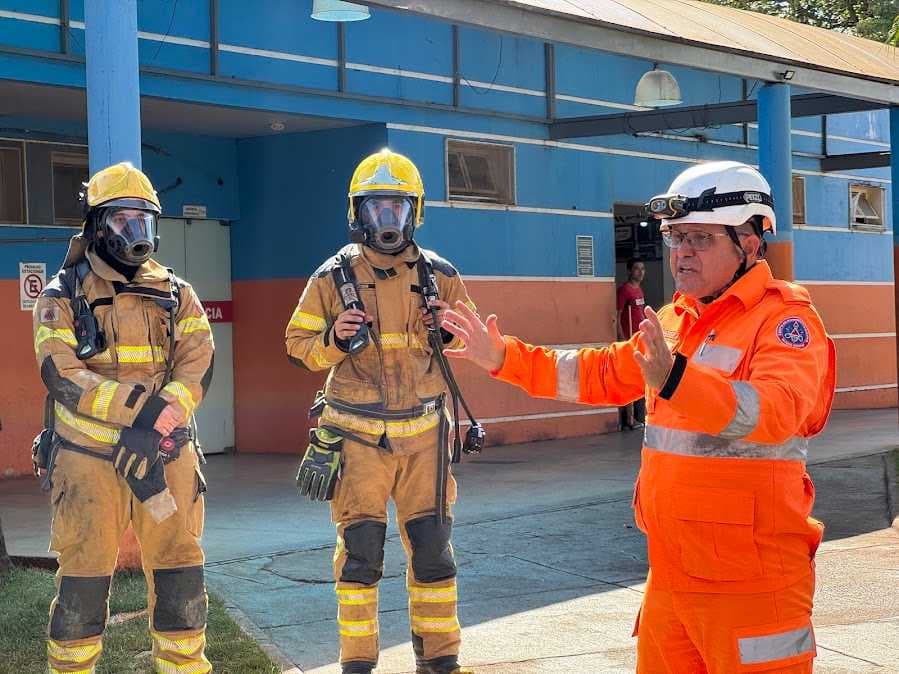 Profissionais da Saúde do Prata receberam treinamento com o Corpo de Bombeiros