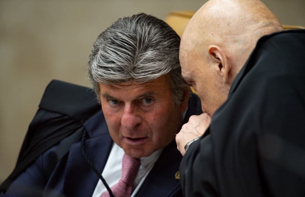 STF confirma medidas restritivas contra Bolsonaro; Fux vota contra e critica excesso