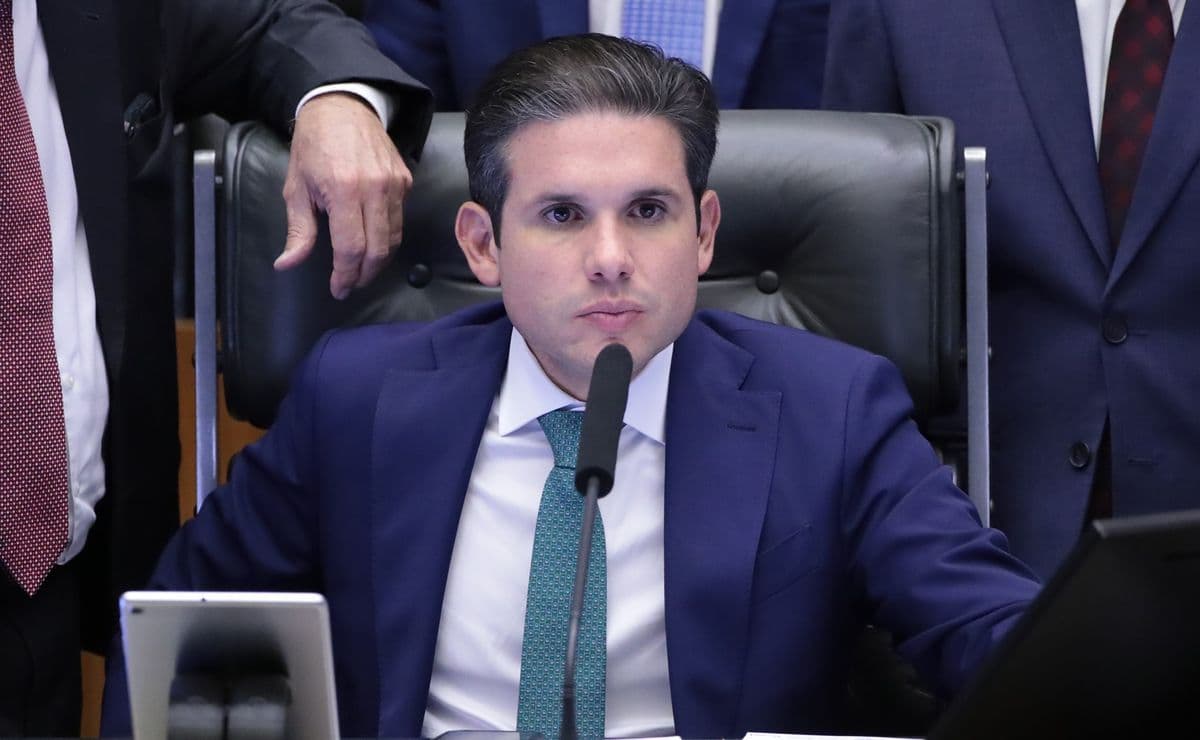 Dez assessores de Motta deram poderes à chefe de gabinete para sacar salários