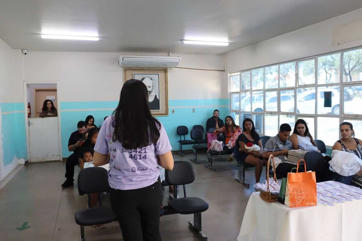 Hospital Frei Gabriel recebe palestra sobre violência contra a mulher durante o Agosto Lilás