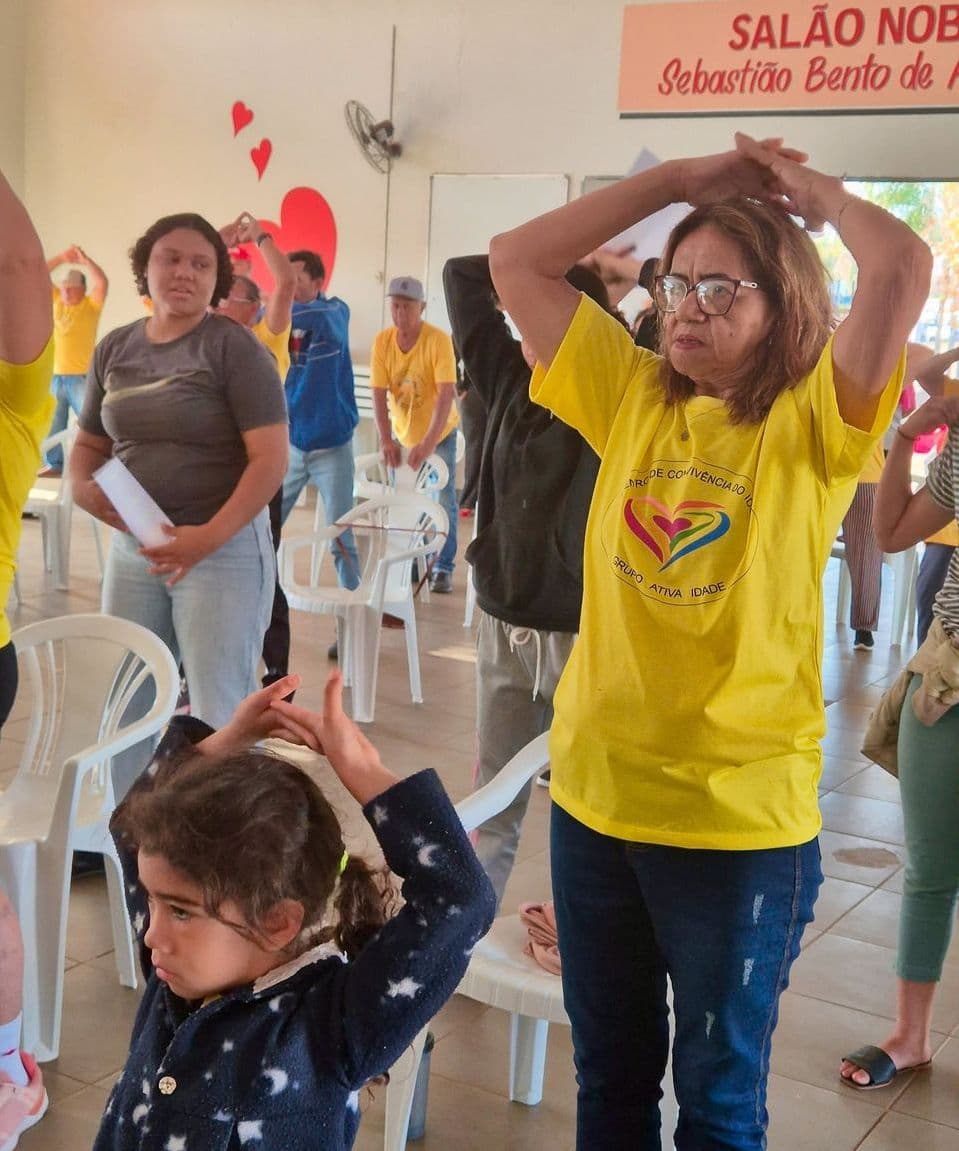INTERAÇÃO ENTRE GERAÇÕES: CRIANÇAS E IDOSOS COMPARTILHAM MOMENTO DE CONVIVÊNCIA