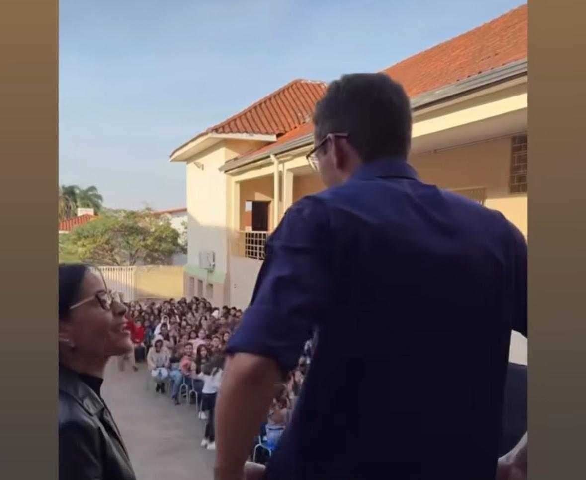 Prefeito Xexéu participa de bate-papo com estudantes em comemoração ao Dia da Juventude
