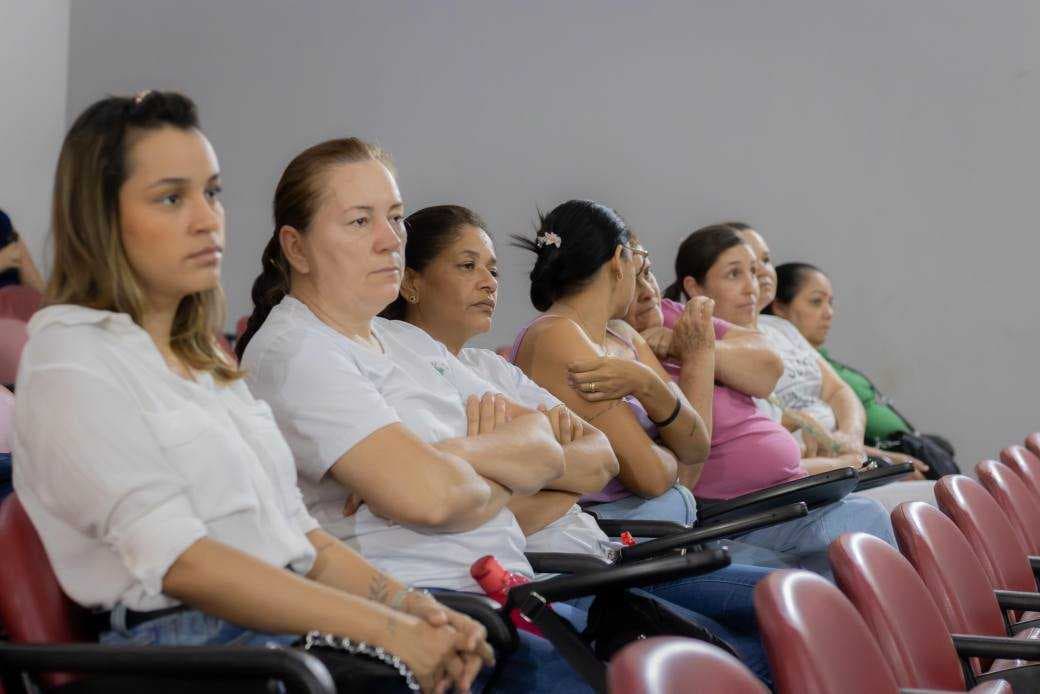 Secretaria de Saúde mobiliza profissionais no combate à violência contra a mulher
