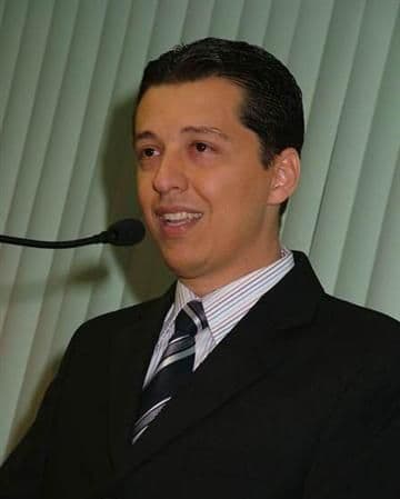 Ex-prefeito Fabinho é cotado para disputar vaga de deputado estadual