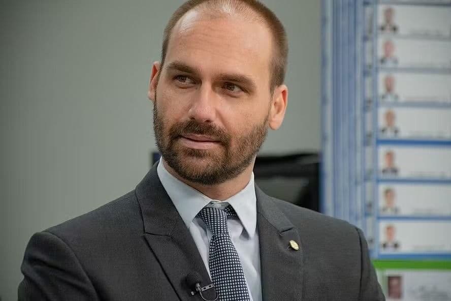 PGR denuncia Eduardo Bolsonaro por coação em processo judicial via sanções internacionais