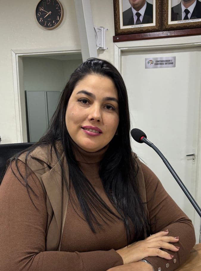 Vereadora apresenta propostas para valorização da saúde e transparência na arrecadação em São Francisco de Sales