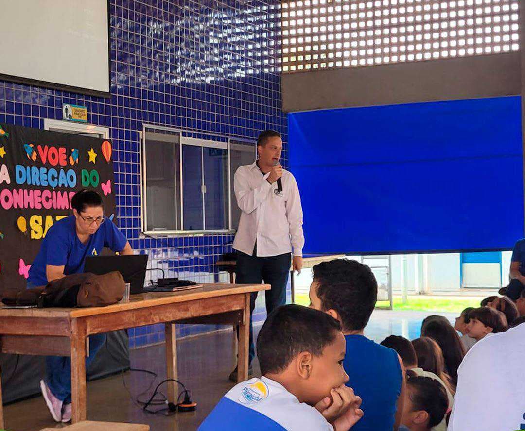 Educação Ambiental leva conscientização sobre coleta seletiva às crianças da Escola Lázaro Rosa