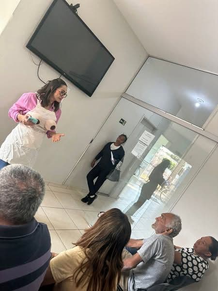 Prefeitura de Planura realiza palestra sobre o Outubro Rosa na UBS Aparecida Neide