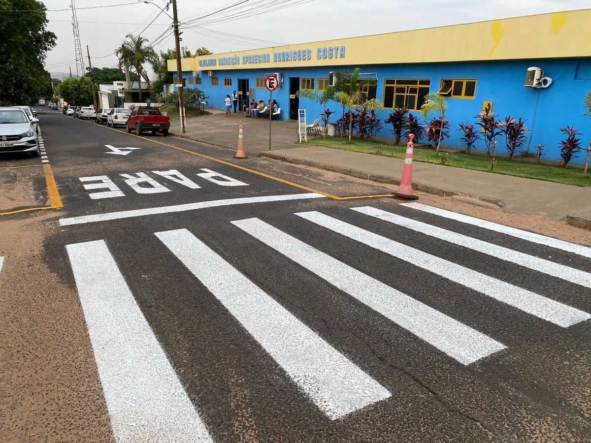 Prefeitura do Prata intensifica trabalho de recuperação e sinalização das vias urbanas