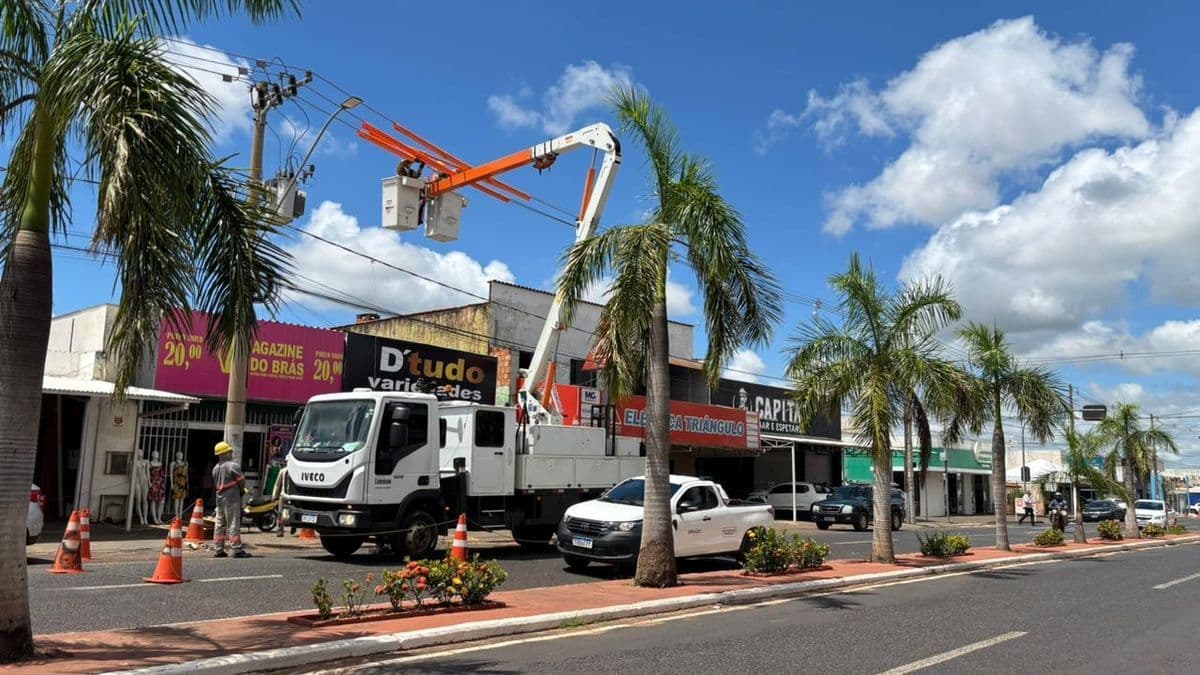 Avenida Brasília recebe melhorias na iluminação pública em Prata