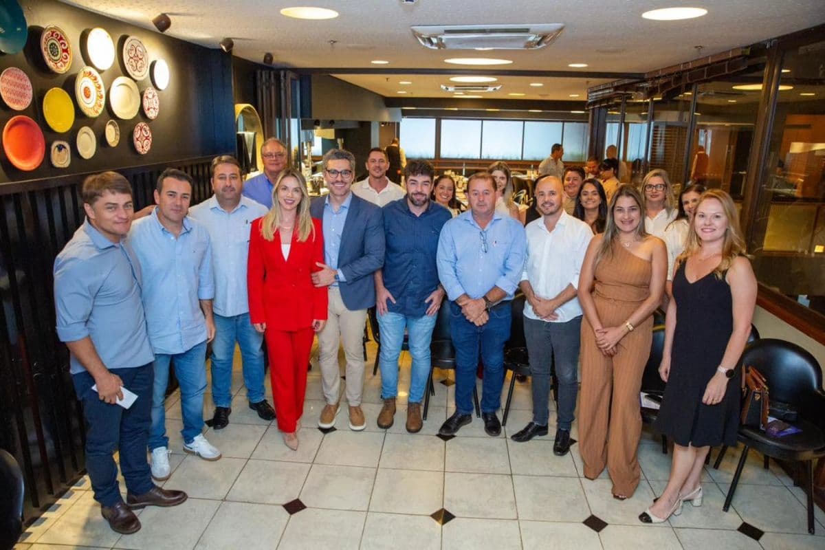 O prefeito Gauchinho participa de reunião em Uberlândia para fortalecer a saúde pública regional