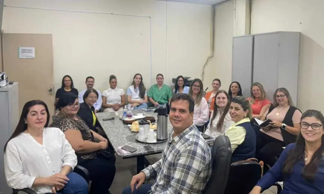 Equipe técnica da Regional de Uberaba se reúne com gestores municipais de saúde em Frutal