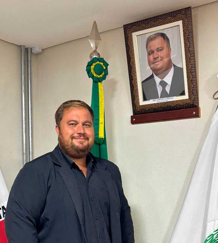 Mesa Diretora da Câmara de São Francisco de Sales descerrou quadros fotográficos do exercício 2026
