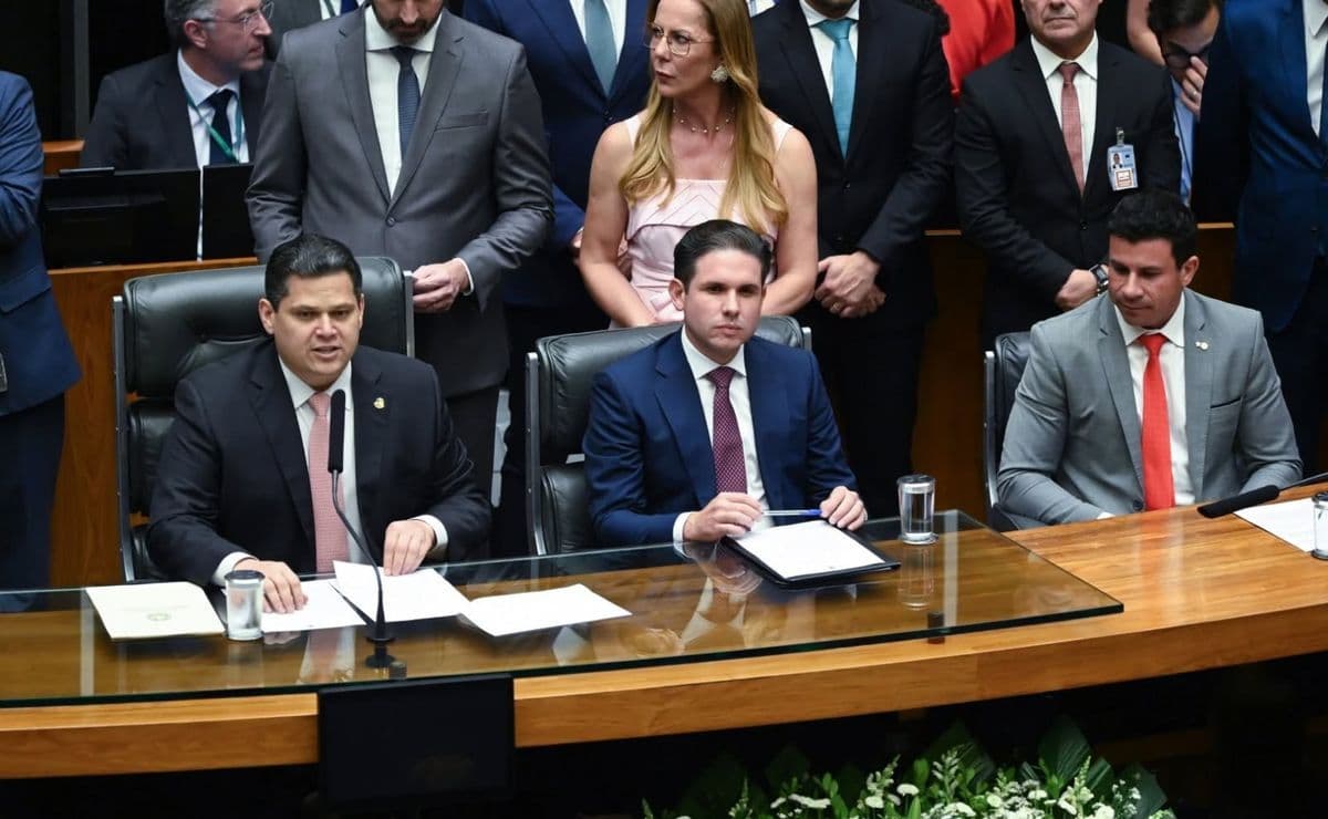 Supersalários em jogo: projeto aprovado pelo Congresso aguarda sanção de Lula