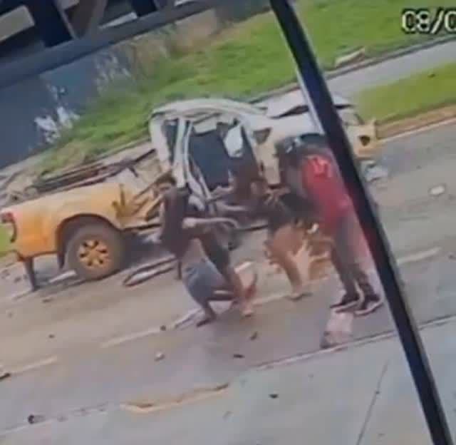 Acidente grave deixa dois feridos após caminhonete atingir postes em Sorriso