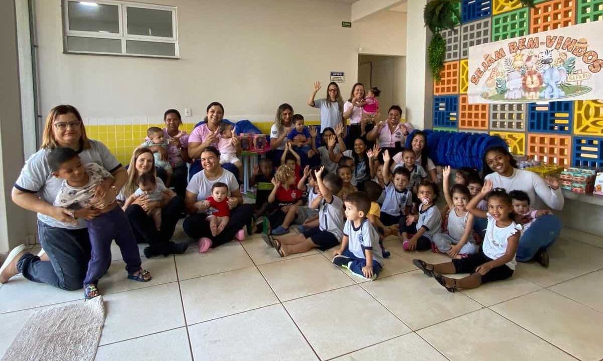 Prefeitura do Prata inicia entrega de materiais escolares e mochilas nas unidades de ensino