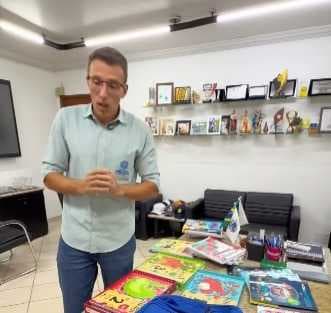 Prefeito do Prata apresenta investimentos e materiais escolares da rede municipal de ensino