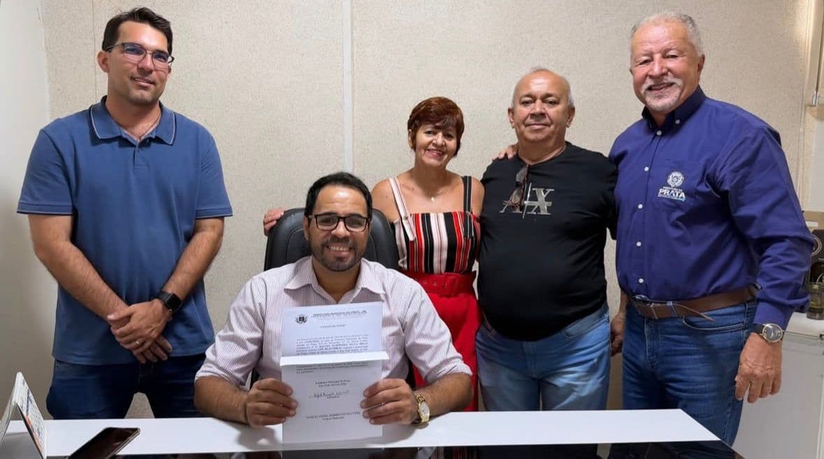 Prefeitura do Prata reforça saúde com posse de novo enfermeiro concursado